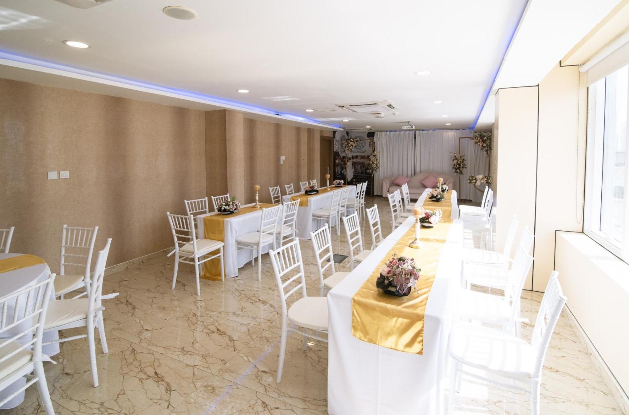 Diamond Star Hotel فندق النجمة الماسية Seeb Bagian luar foto