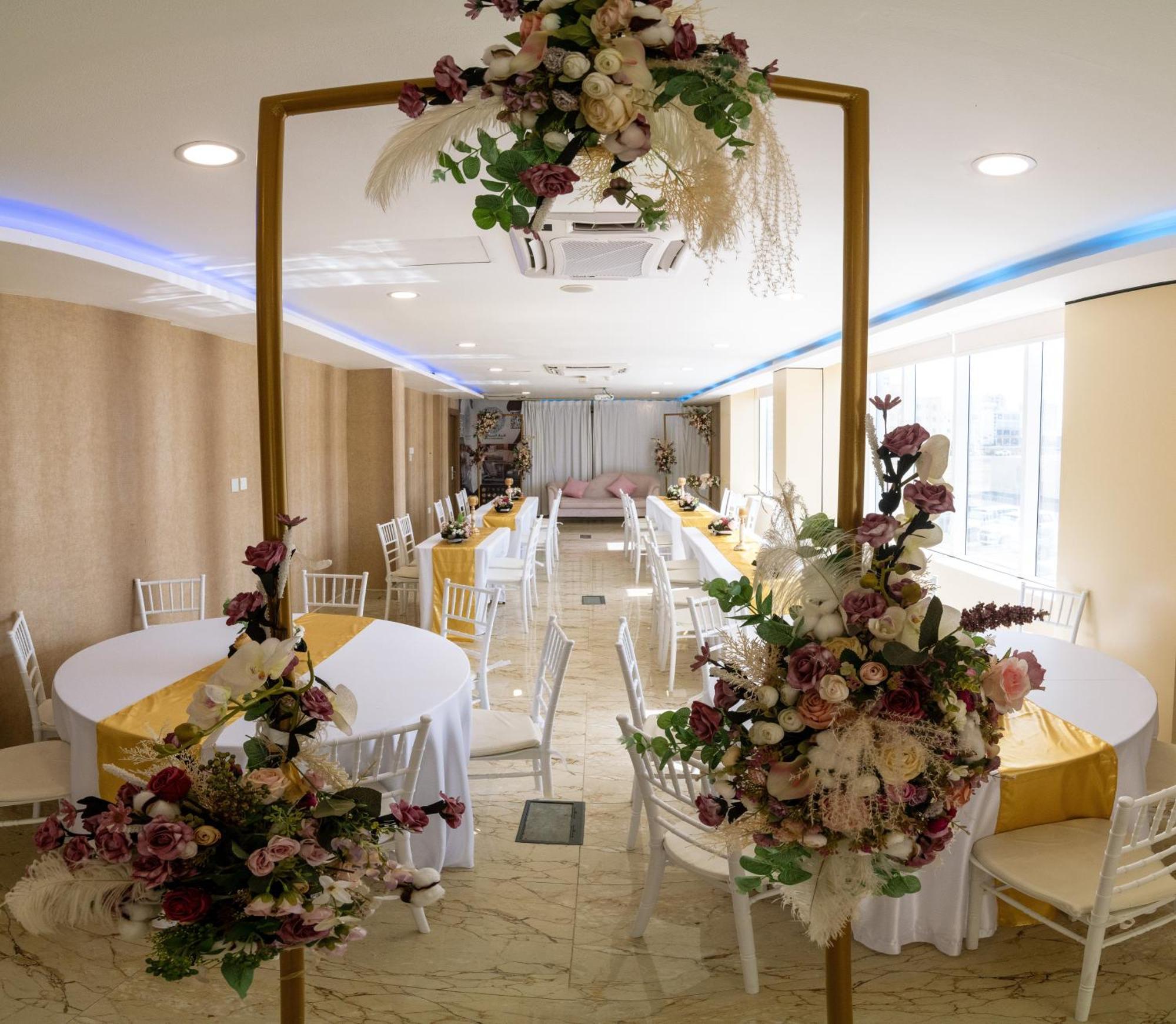 Diamond Star Hotel فندق النجمة الماسية Seeb Bagian luar foto