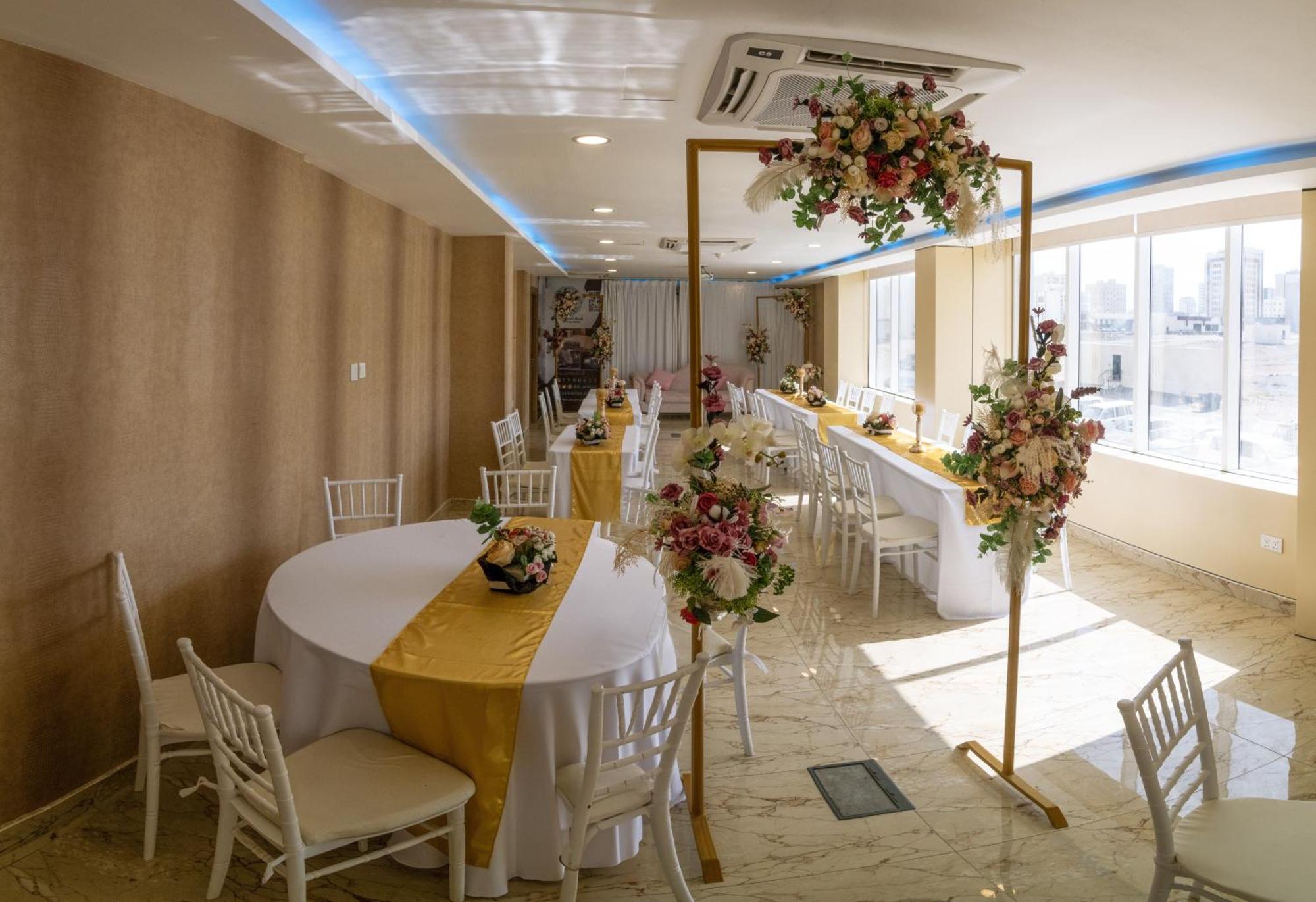Diamond Star Hotel فندق النجمة الماسية Seeb Bagian luar foto