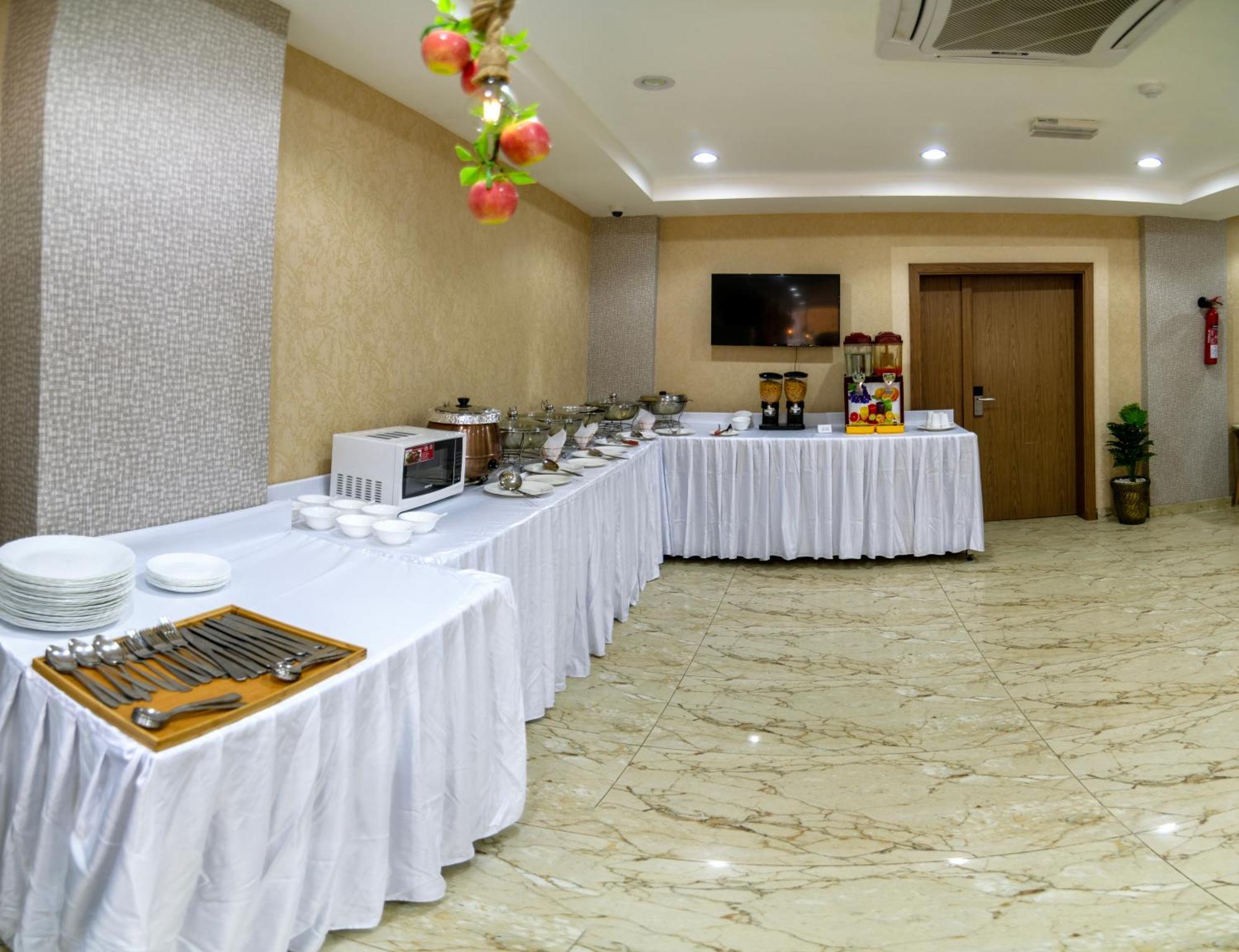 Diamond Star Hotel فندق النجمة الماسية Seeb Bagian luar foto