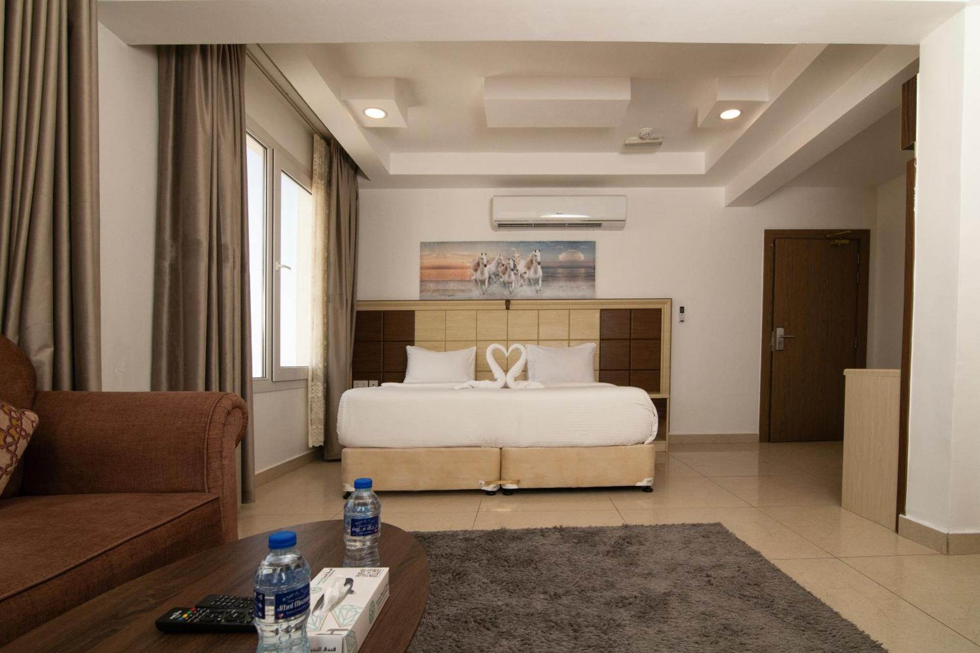 Diamond Star Hotel فندق النجمة الماسية Seeb Bagian luar foto