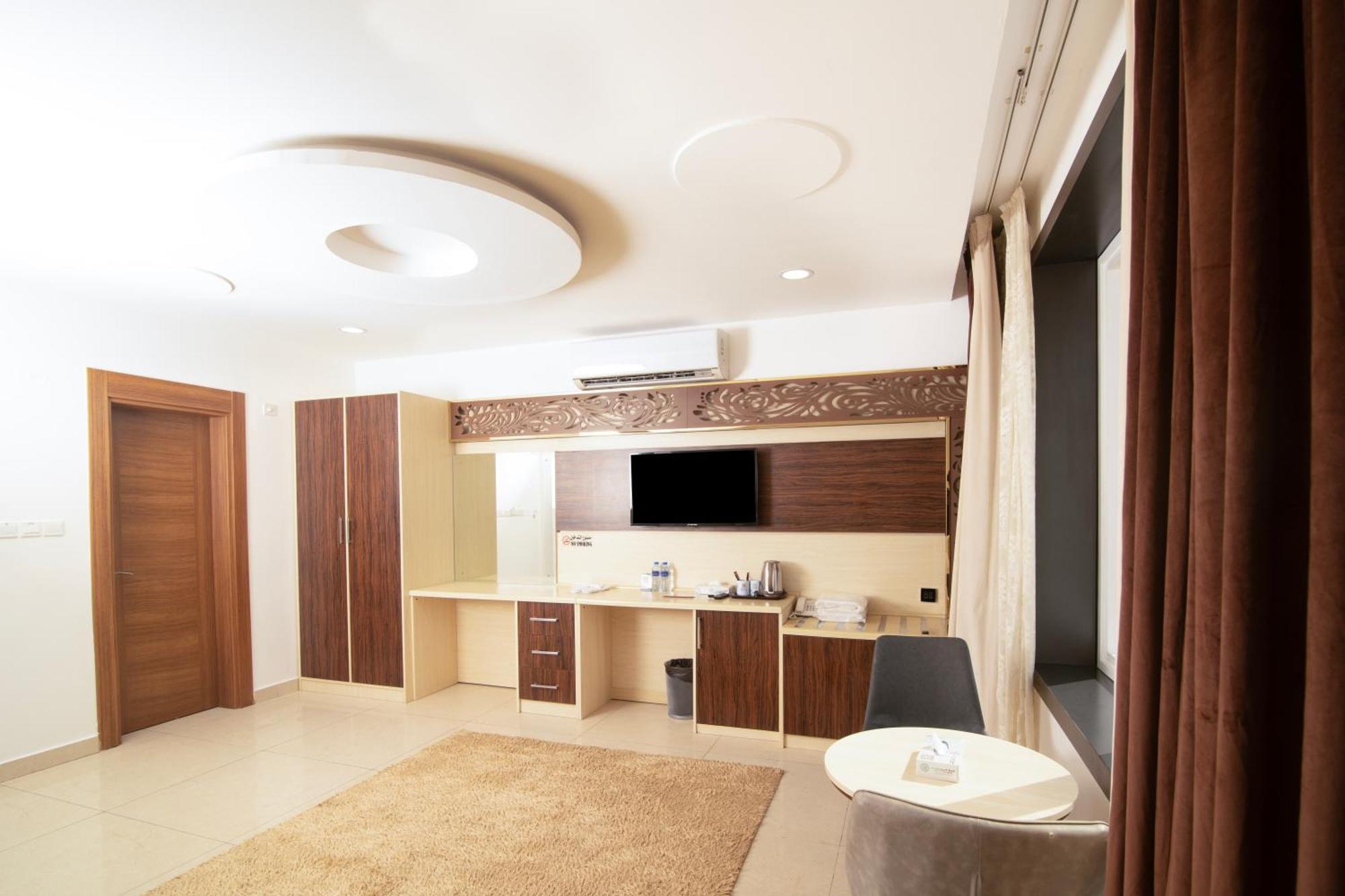 Diamond Star Hotel فندق النجمة الماسية Seeb Bagian luar foto