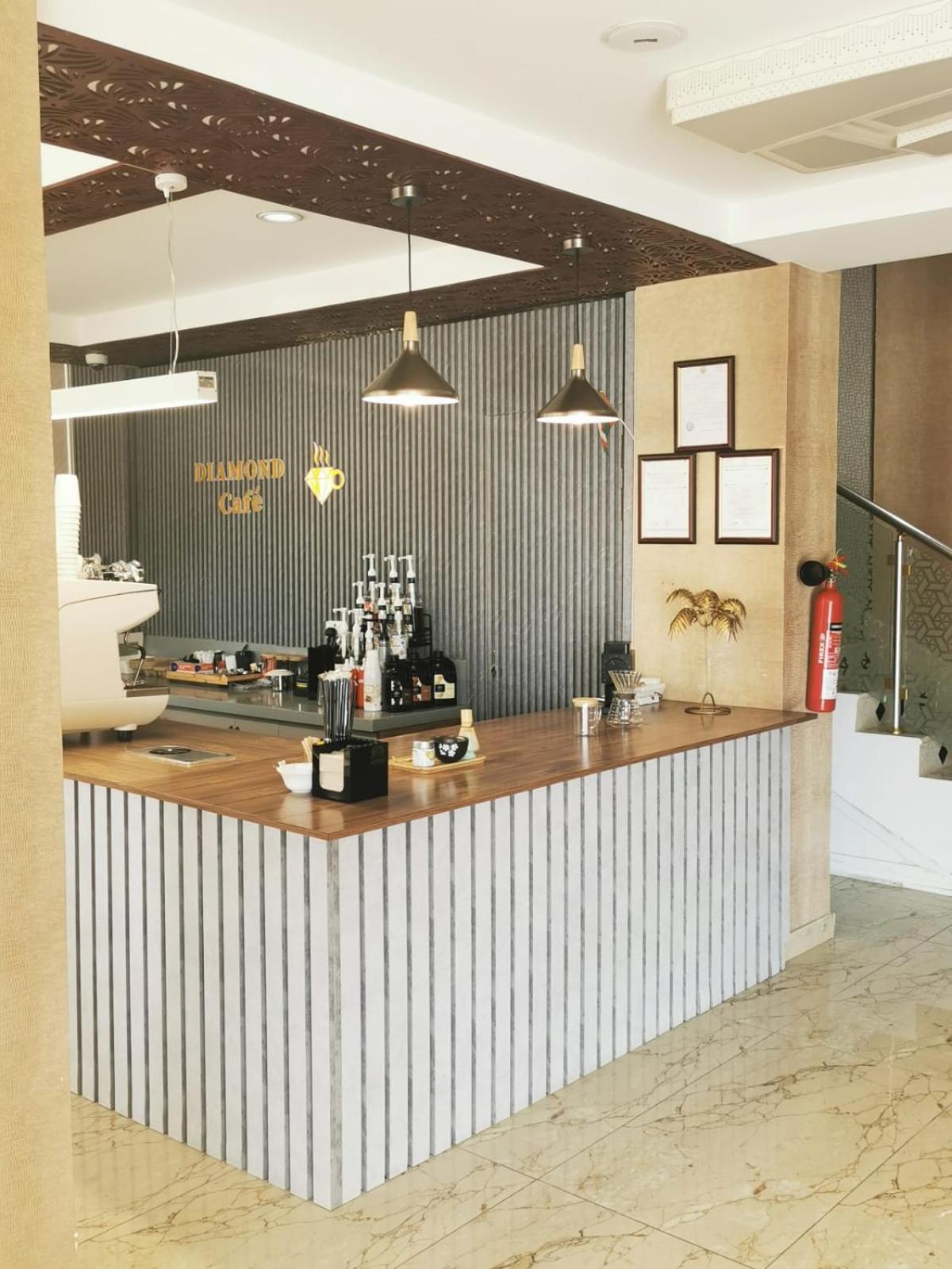Diamond Star Hotel فندق النجمة الماسية Seeb Bagian luar foto